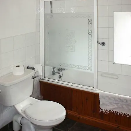 Holiday Homes - Eir05043-iyb *