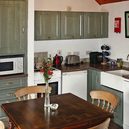 Holiday Homes - Eir05043-iyb