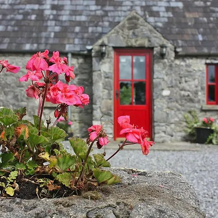Holiday Homes - Eir05043-iyb *