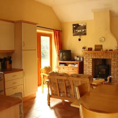 Holiday Homes - Eir05043-iyb